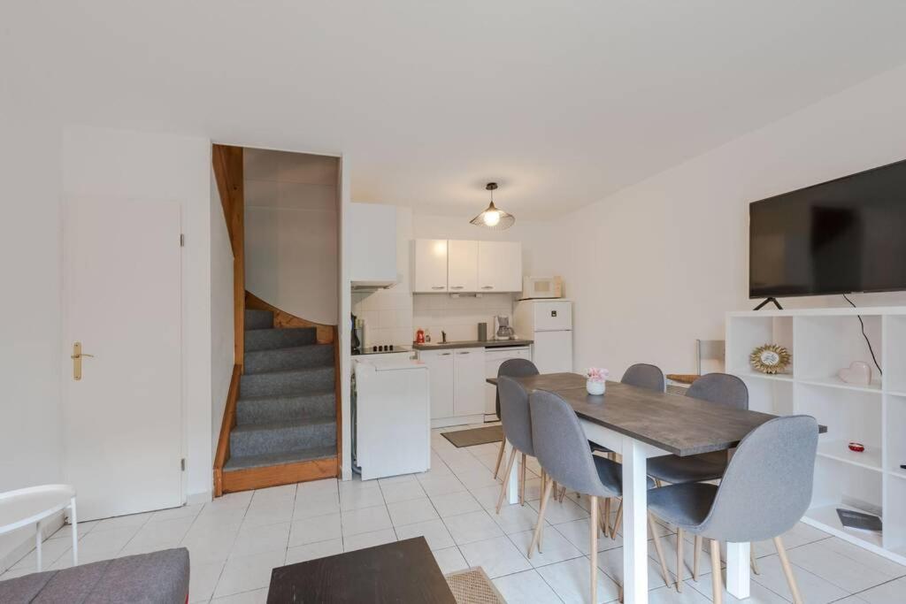 Guest House II Magny-le-Hongre Extérieur photo